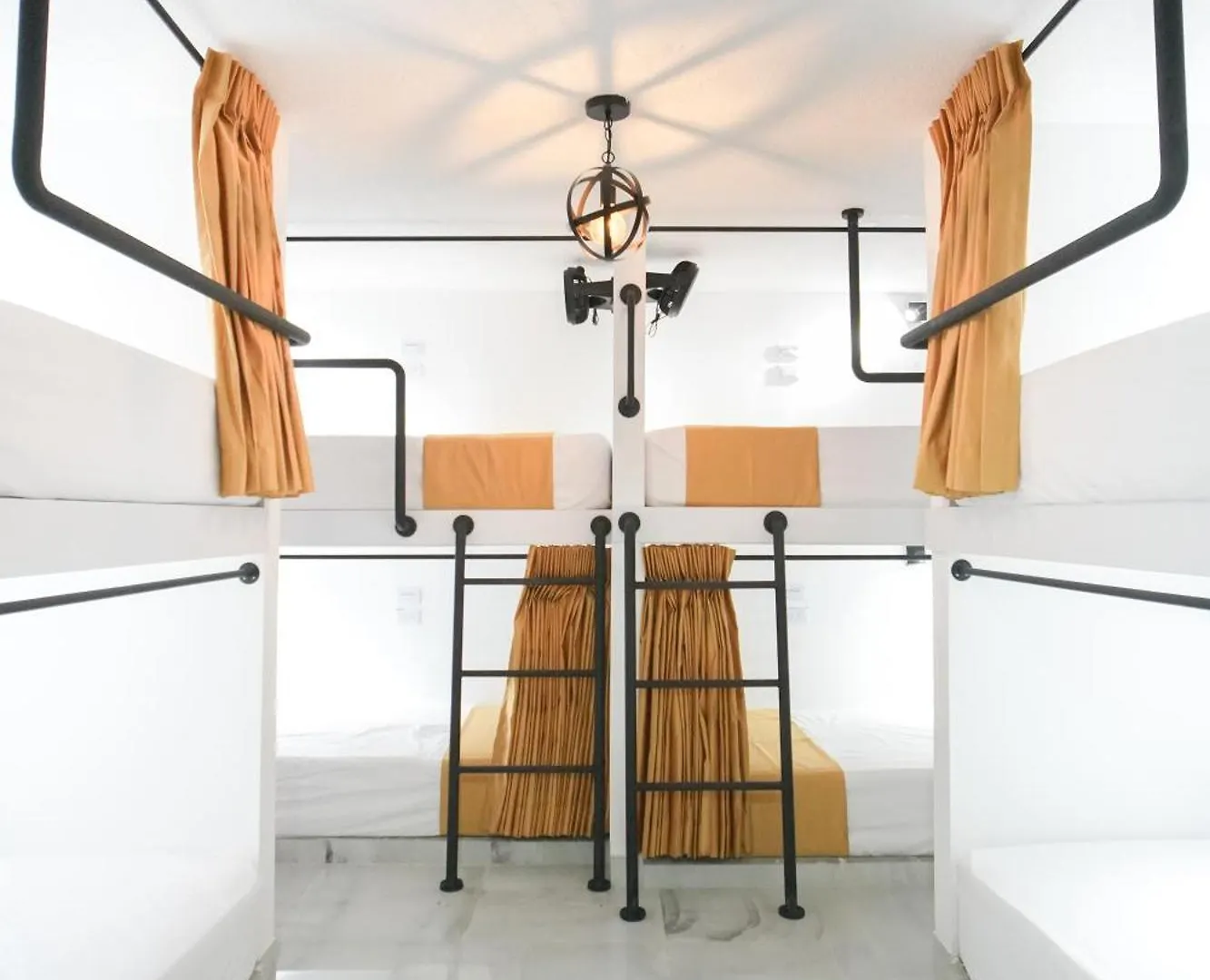 בית הארחה מדיין Qantic Lodging