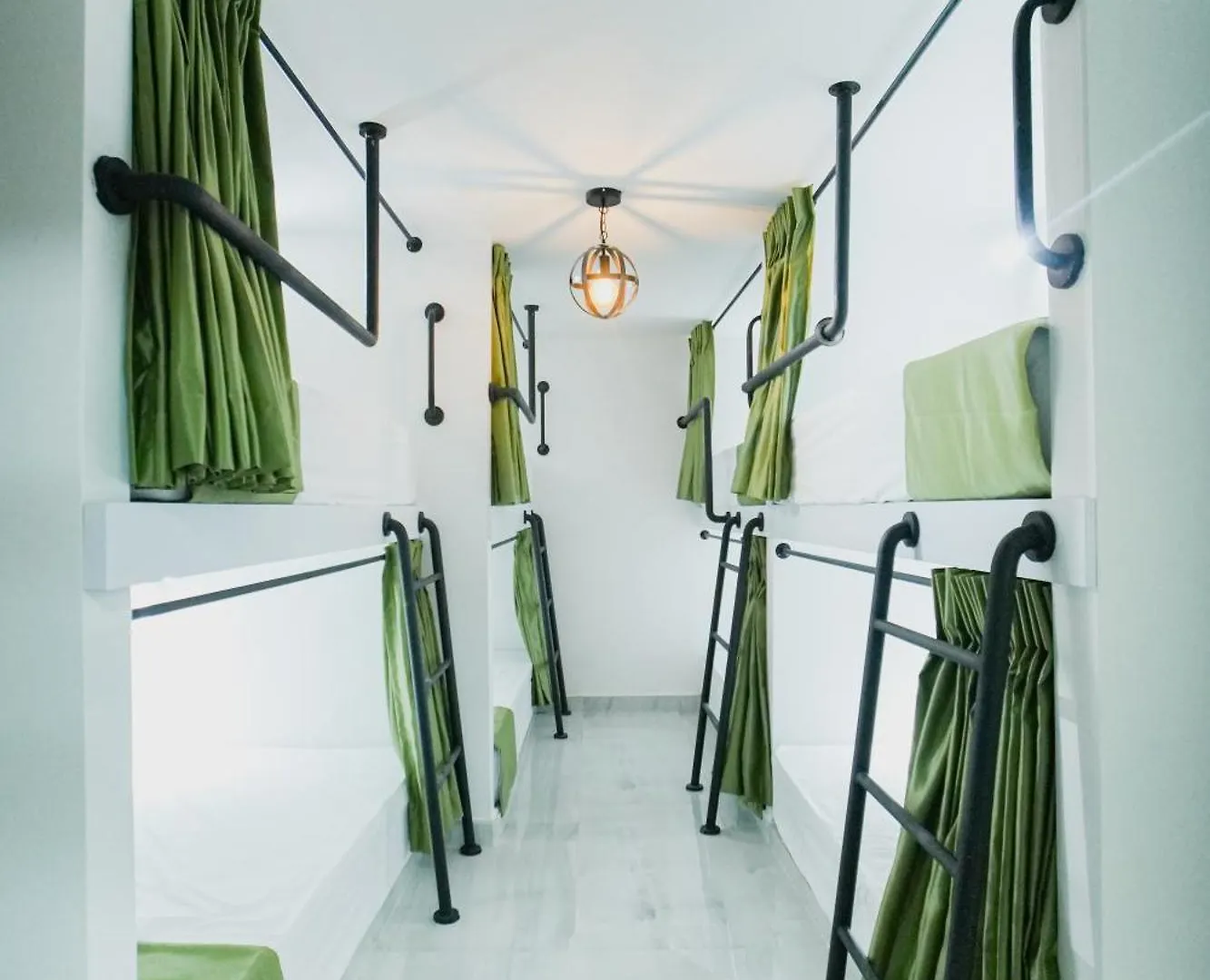 בית הארחה מדיין Qantic Lodging