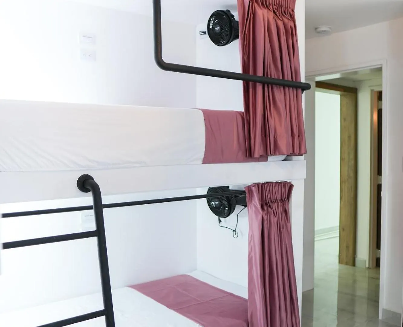 Qantic Lodging Medellin Guest house