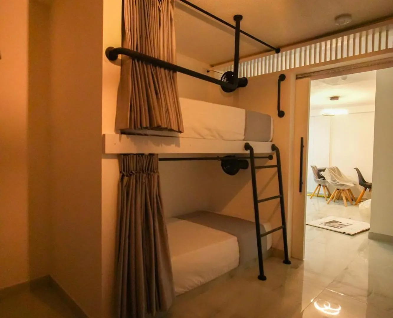 Qantic Lodging Medellin 0*,  Colombia